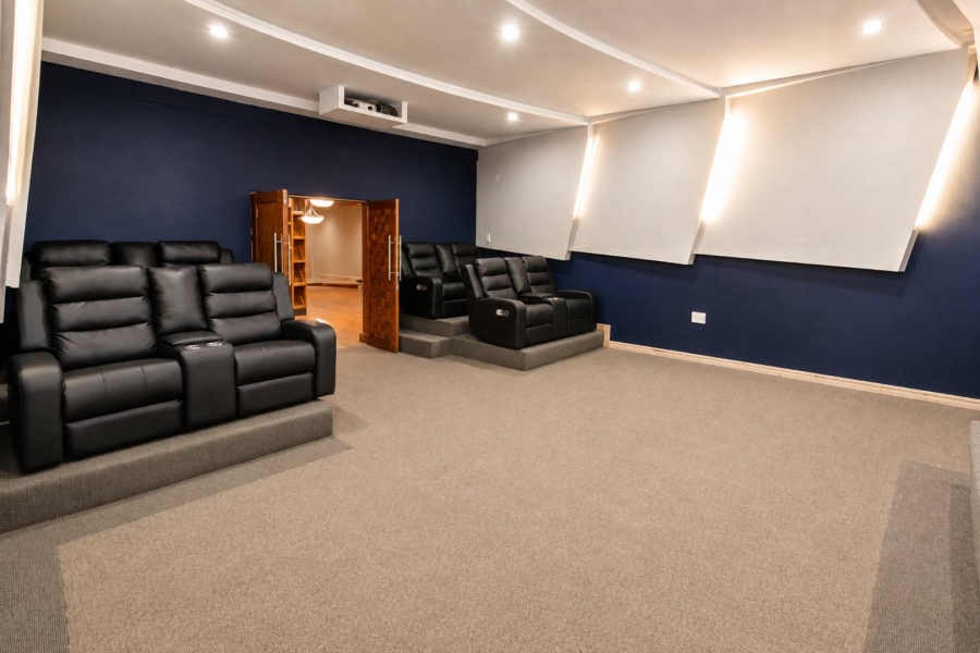 5 Bedroom Property for Sale in Xanadu Eco Park North West